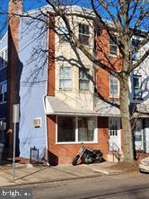 63 King St #4 Property Photo 1
