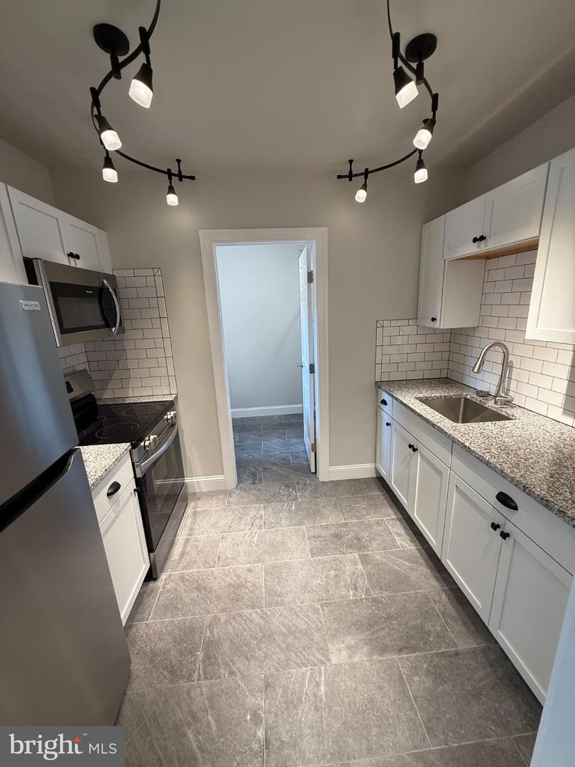 63 King St #4 Property Photo 3