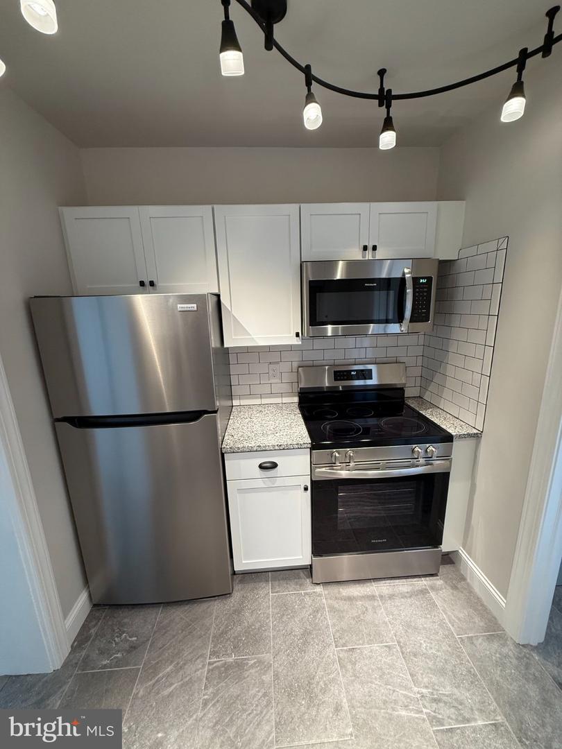 63 King St #4 Property Photo 5