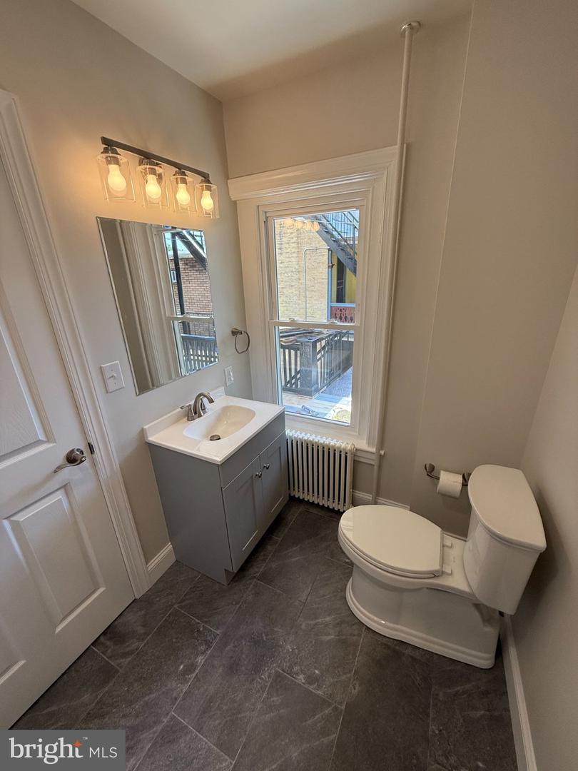 63 King St #4 Property Photo 11