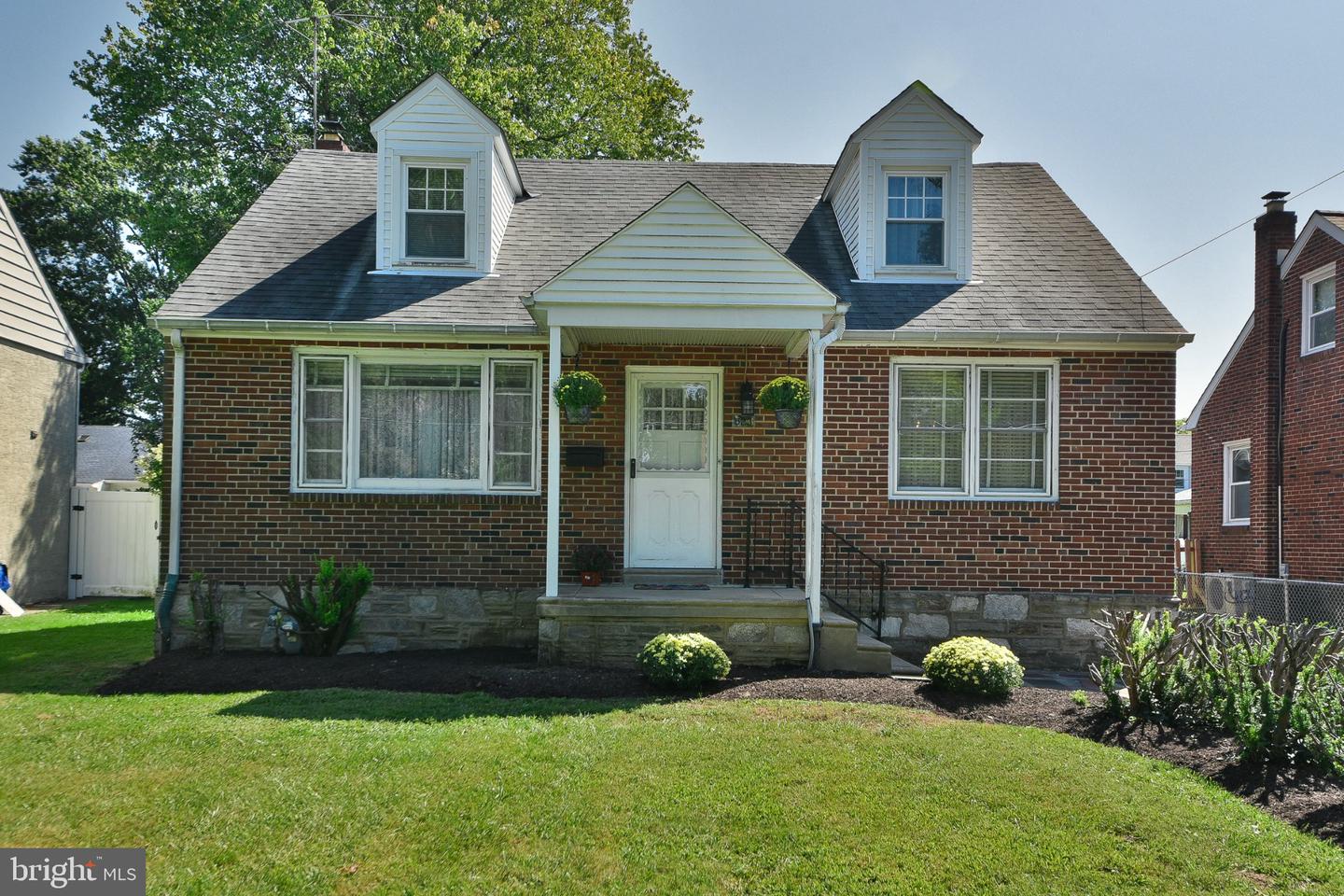 823 Longstreth Ave Property Photo 1