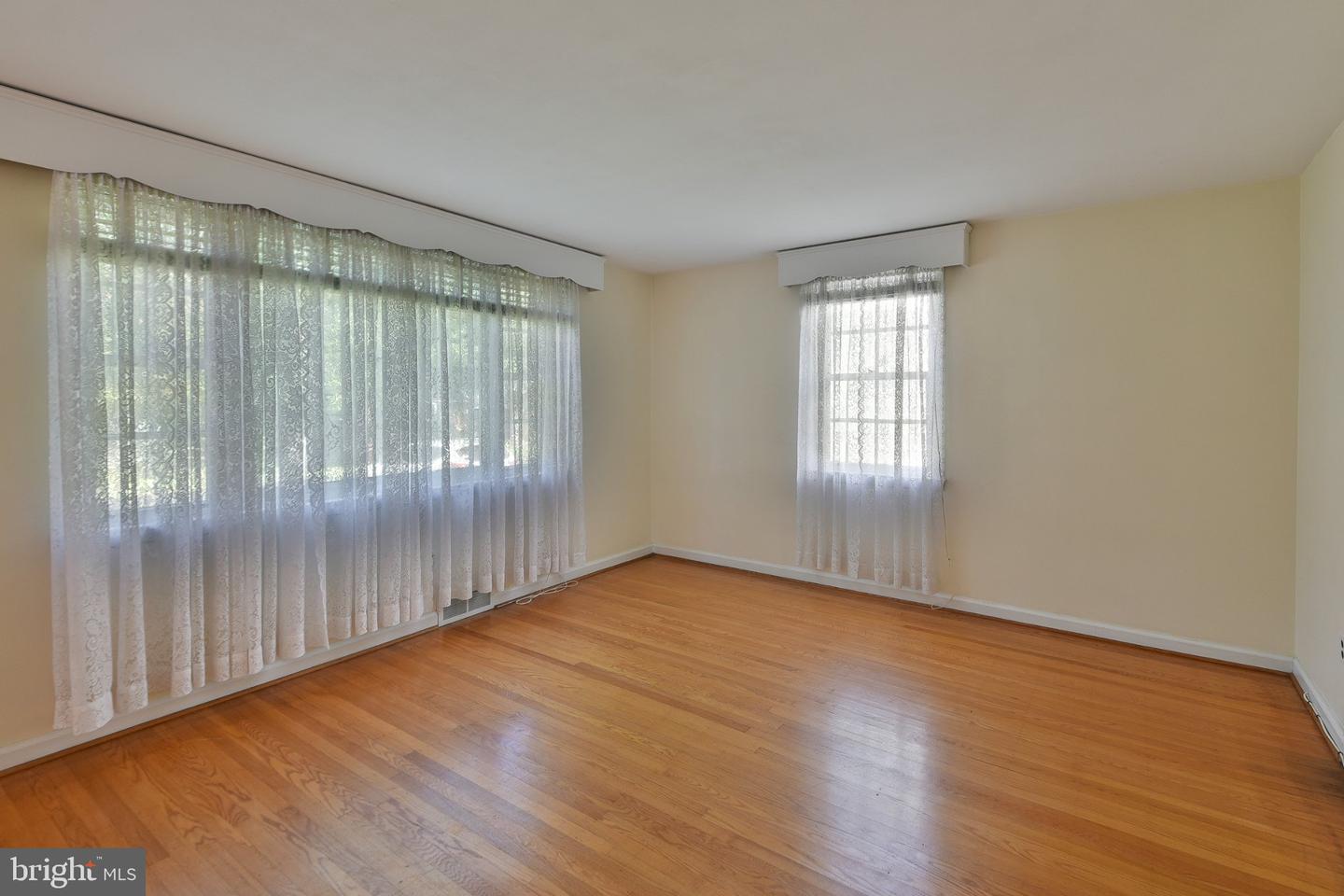 823 Longstreth Ave Property Photo 6