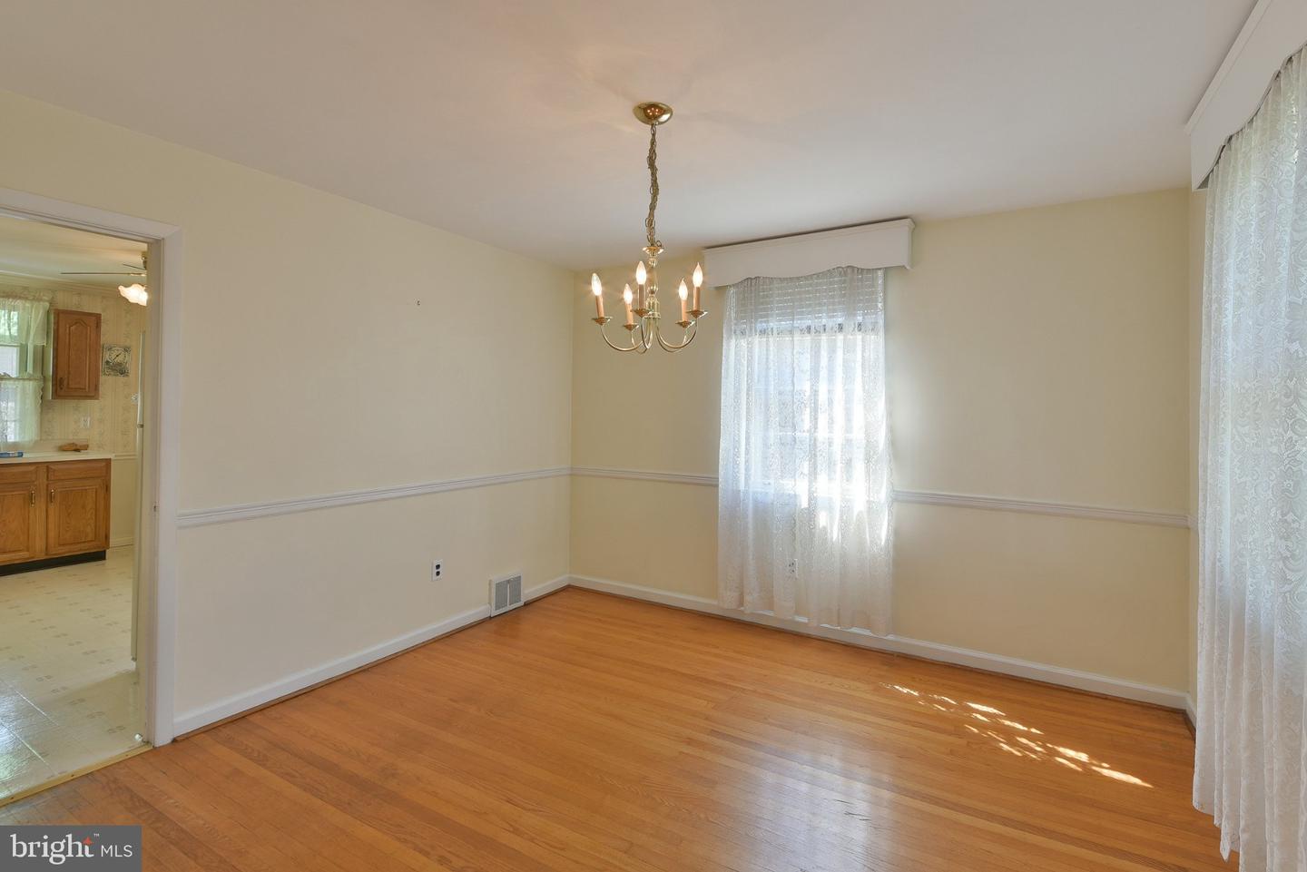 823 Longstreth Ave Property Photo 8