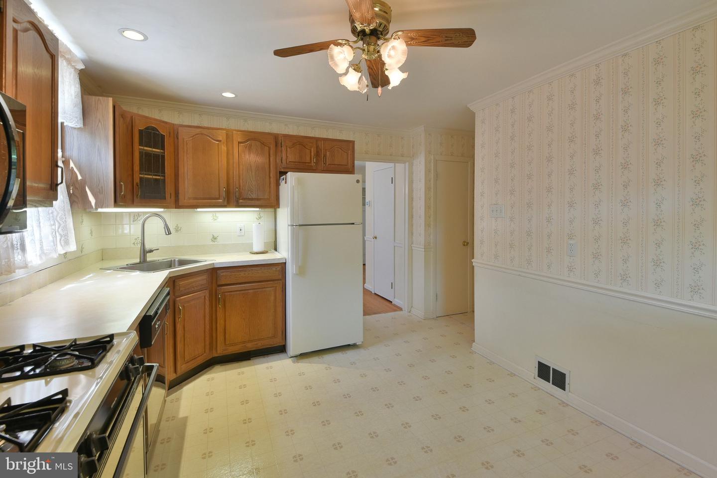 823 Longstreth Ave Property Photo 12