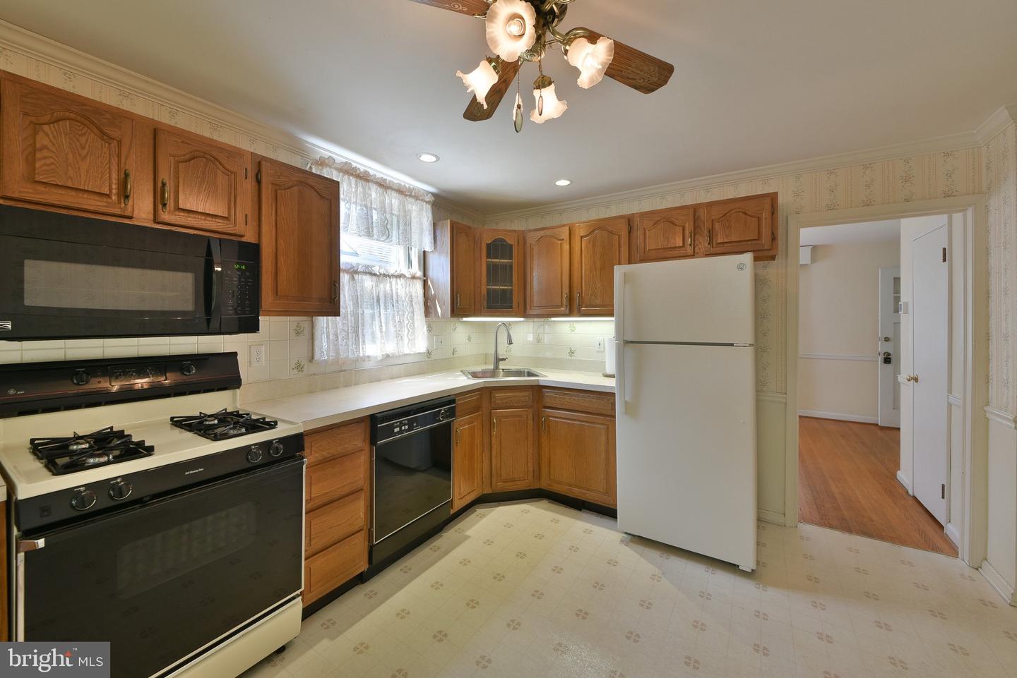 823 Longstreth Ave Property Photo 13