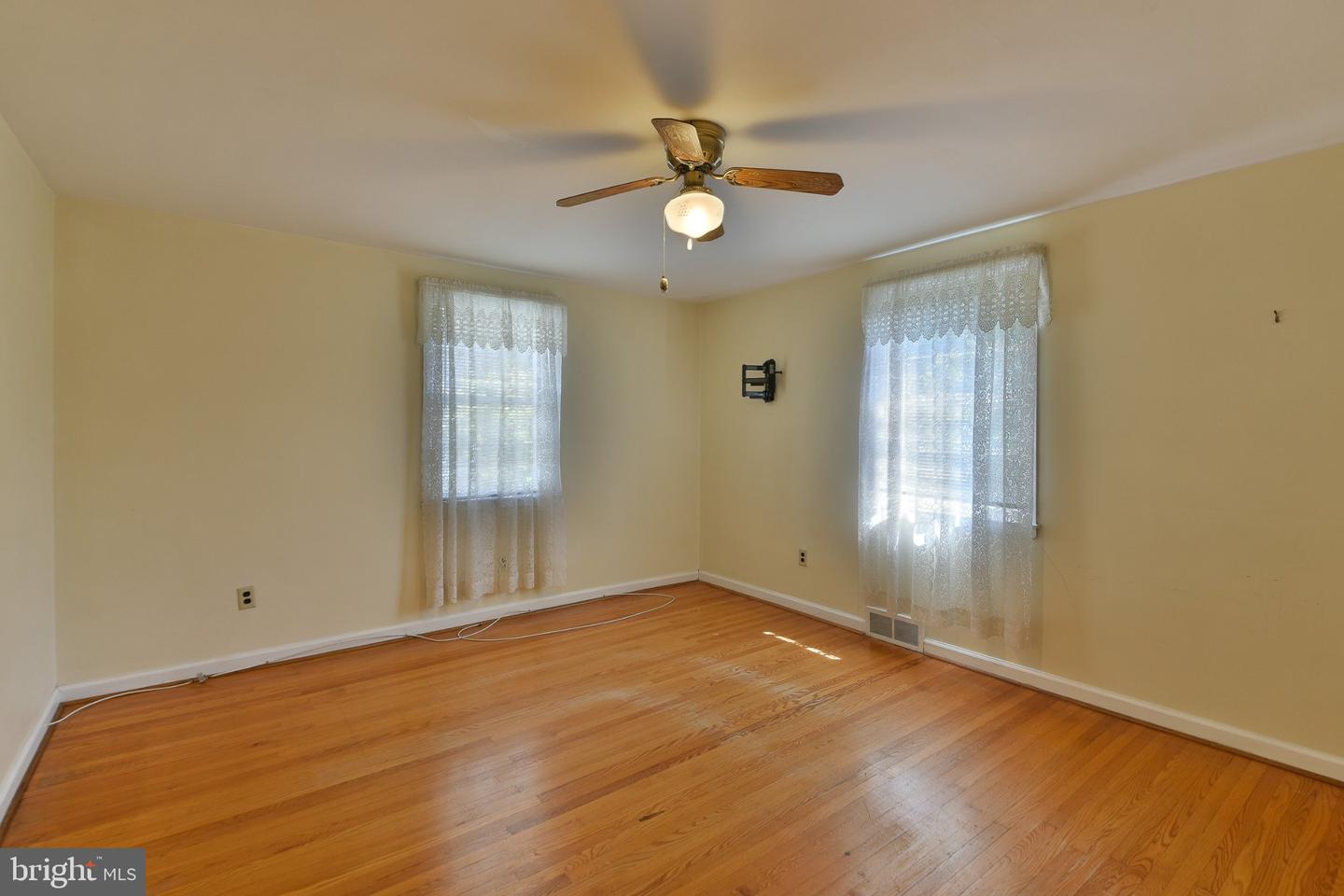 823 Longstreth Ave Property Photo 14