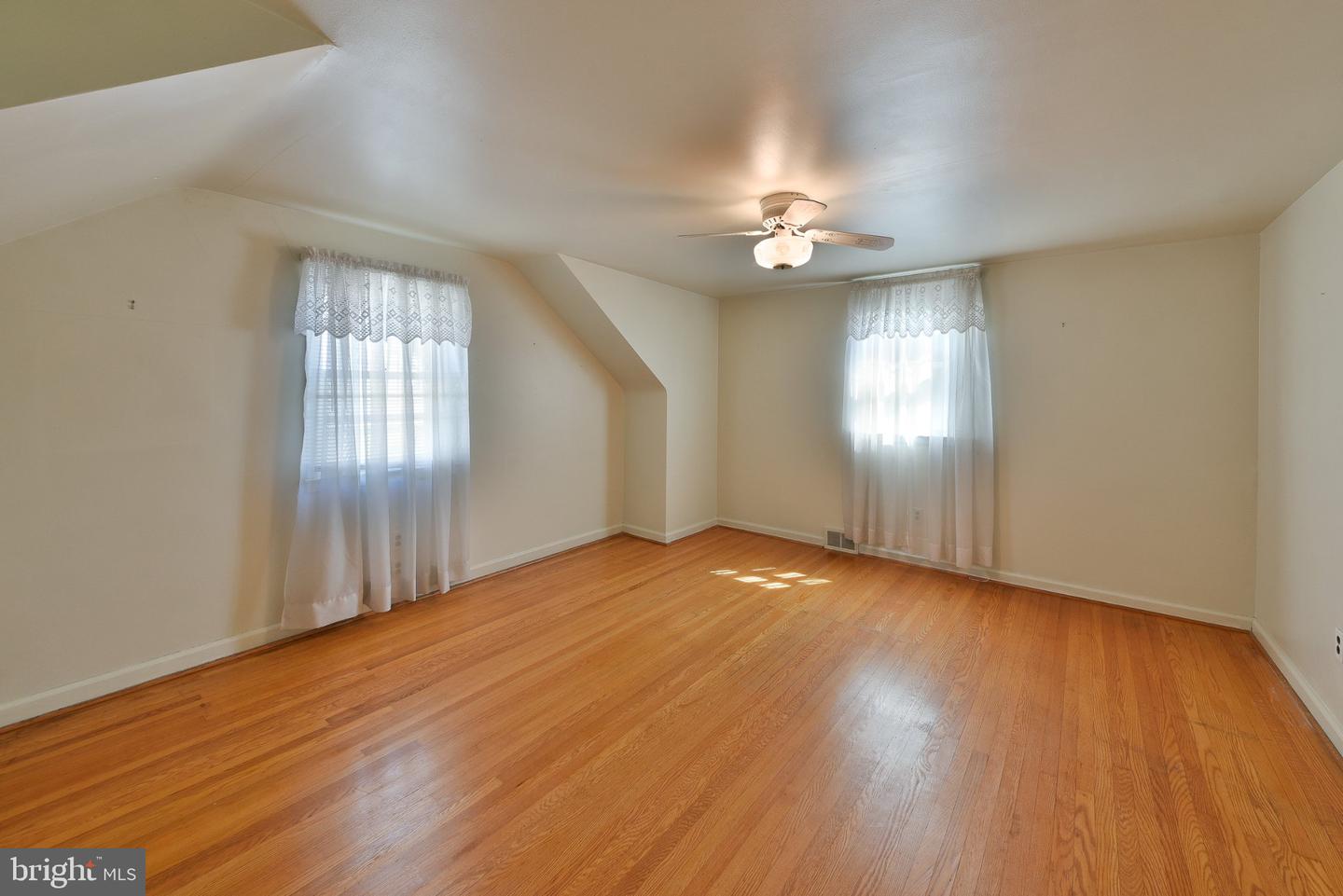 823 Longstreth Ave Property Photo 20