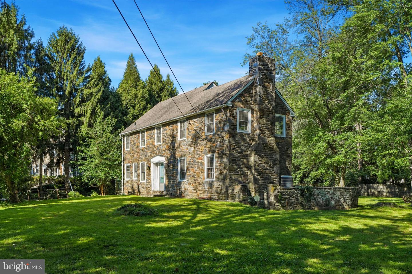391 E Montgomery Ave # Property Photo 4