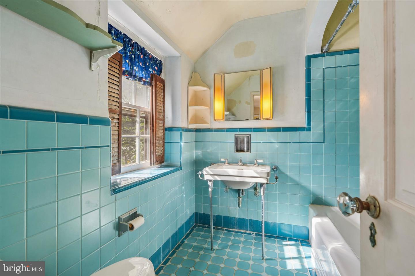 391 E Montgomery Ave # Property Photo 25