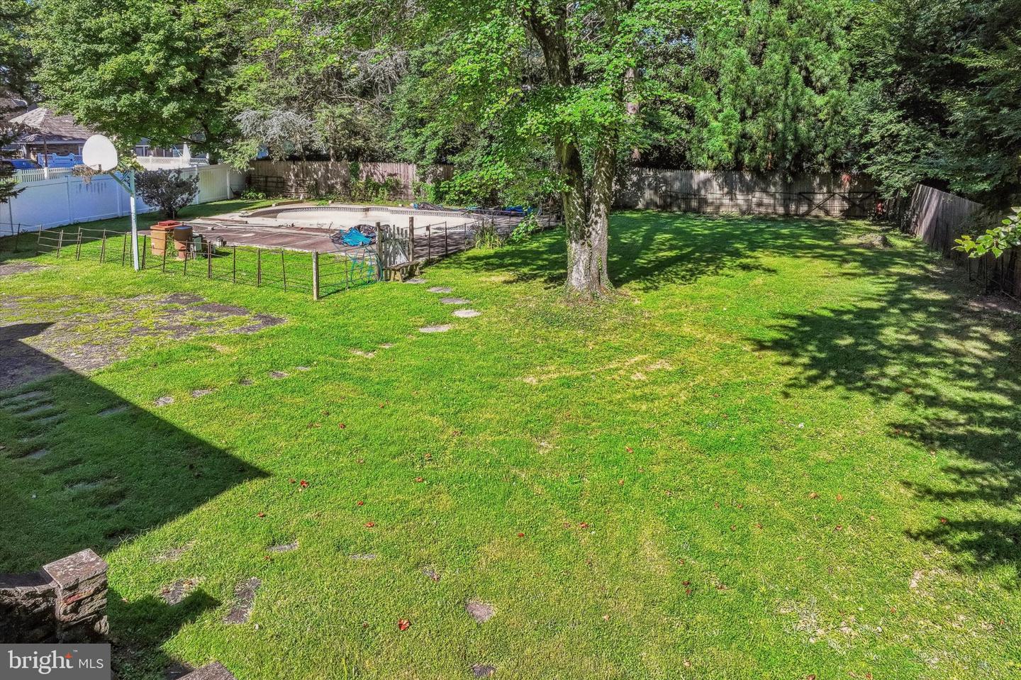 391 E Montgomery Ave # Property Photo 38