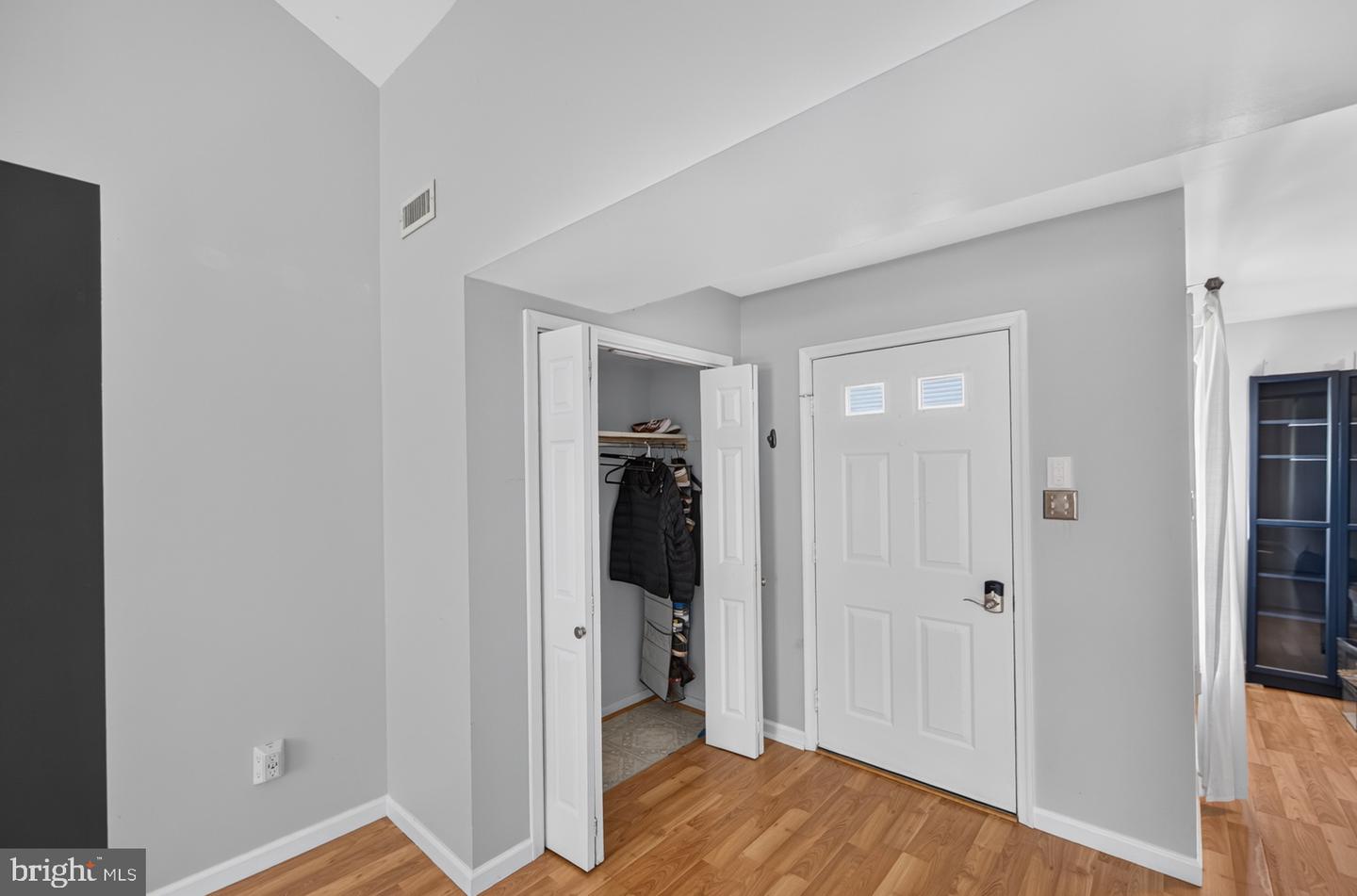 471 Bridge St Property Photo 4