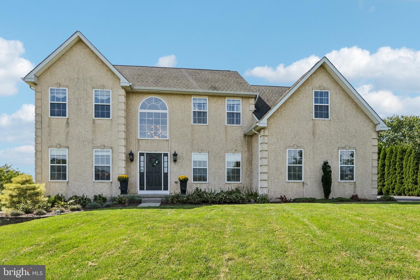 653 Truman Ct # Property Photo 2
