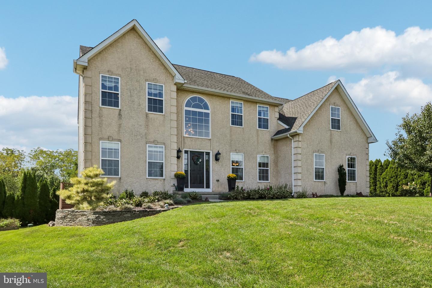 653 Truman Ct # Property Photo 3