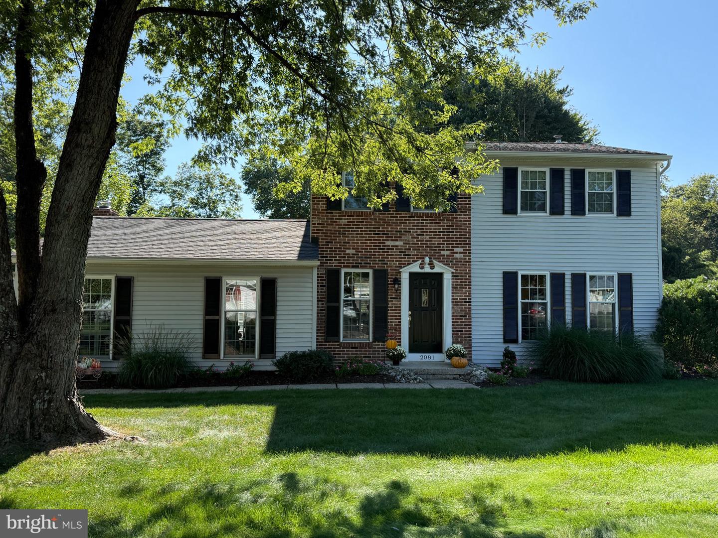 2081 Stewart Dr # Property Photo 1