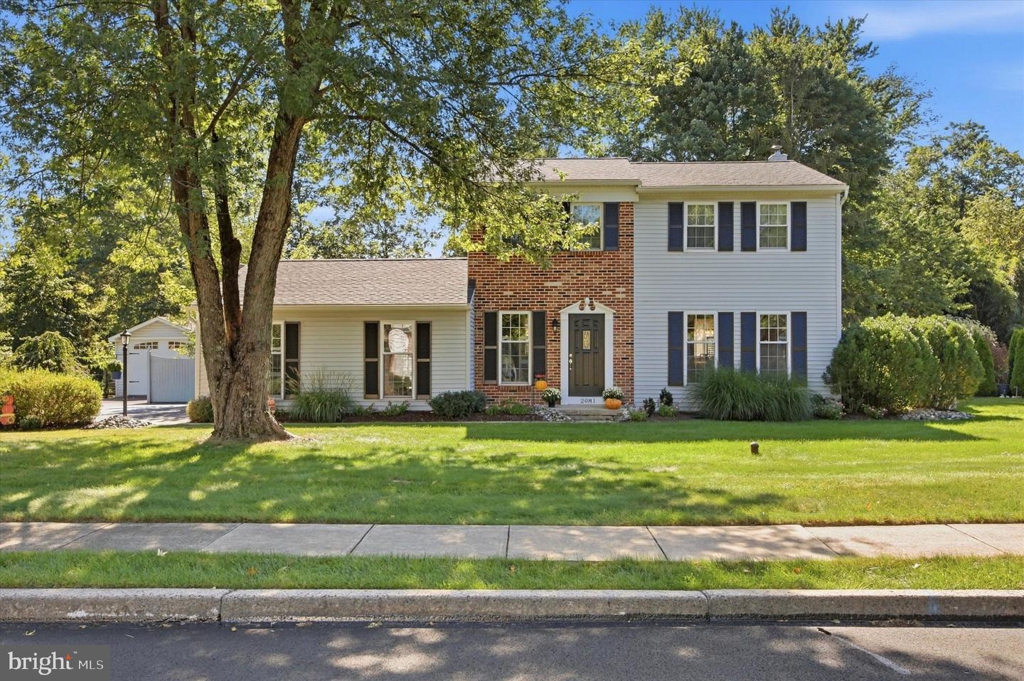2081 Stewart Dr # Property Photo 1