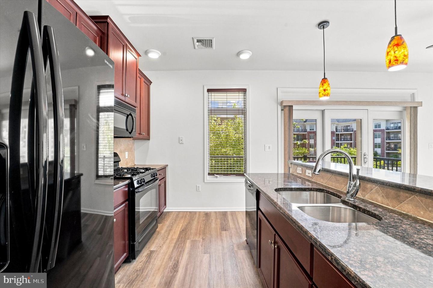 345 Carson Ter Property Photo 24