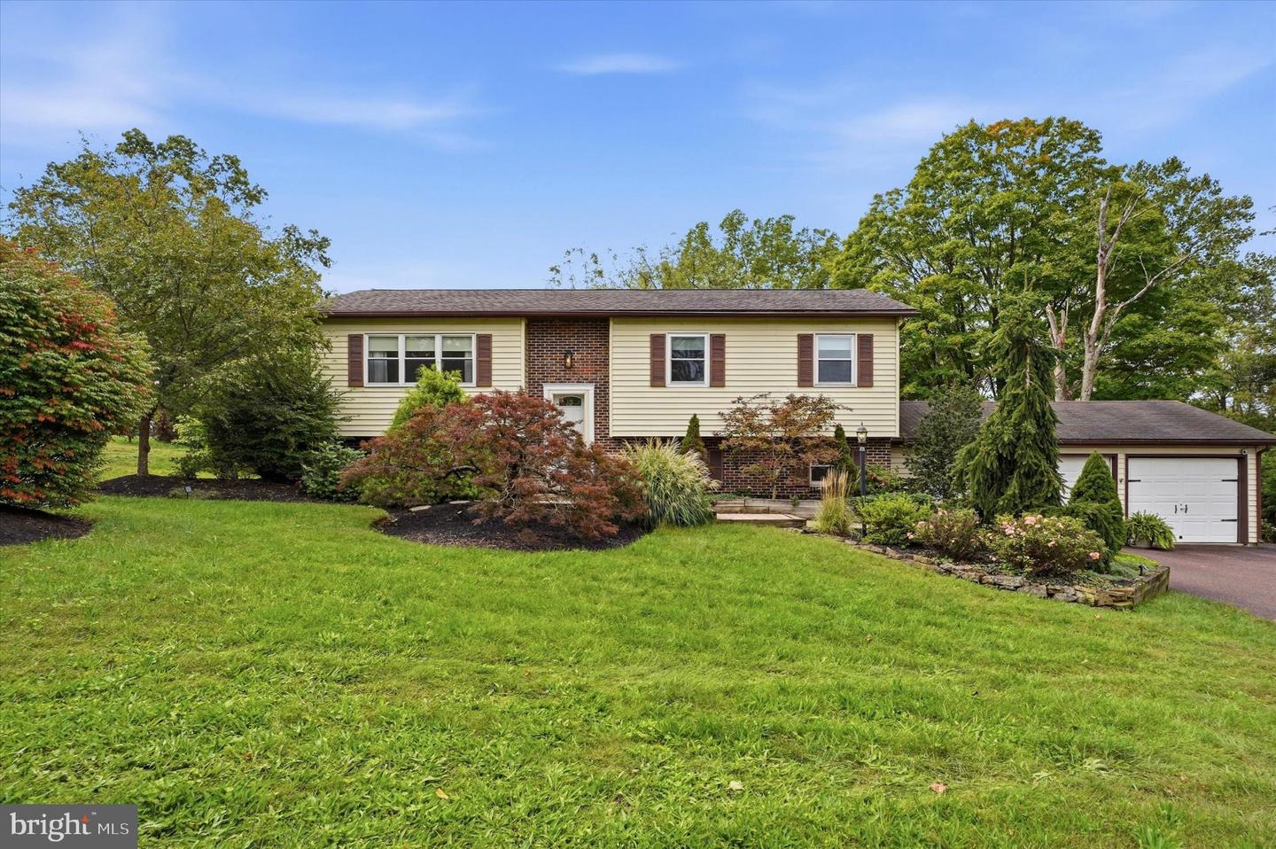 1484 Sumneytown Pike Property Photo 1
