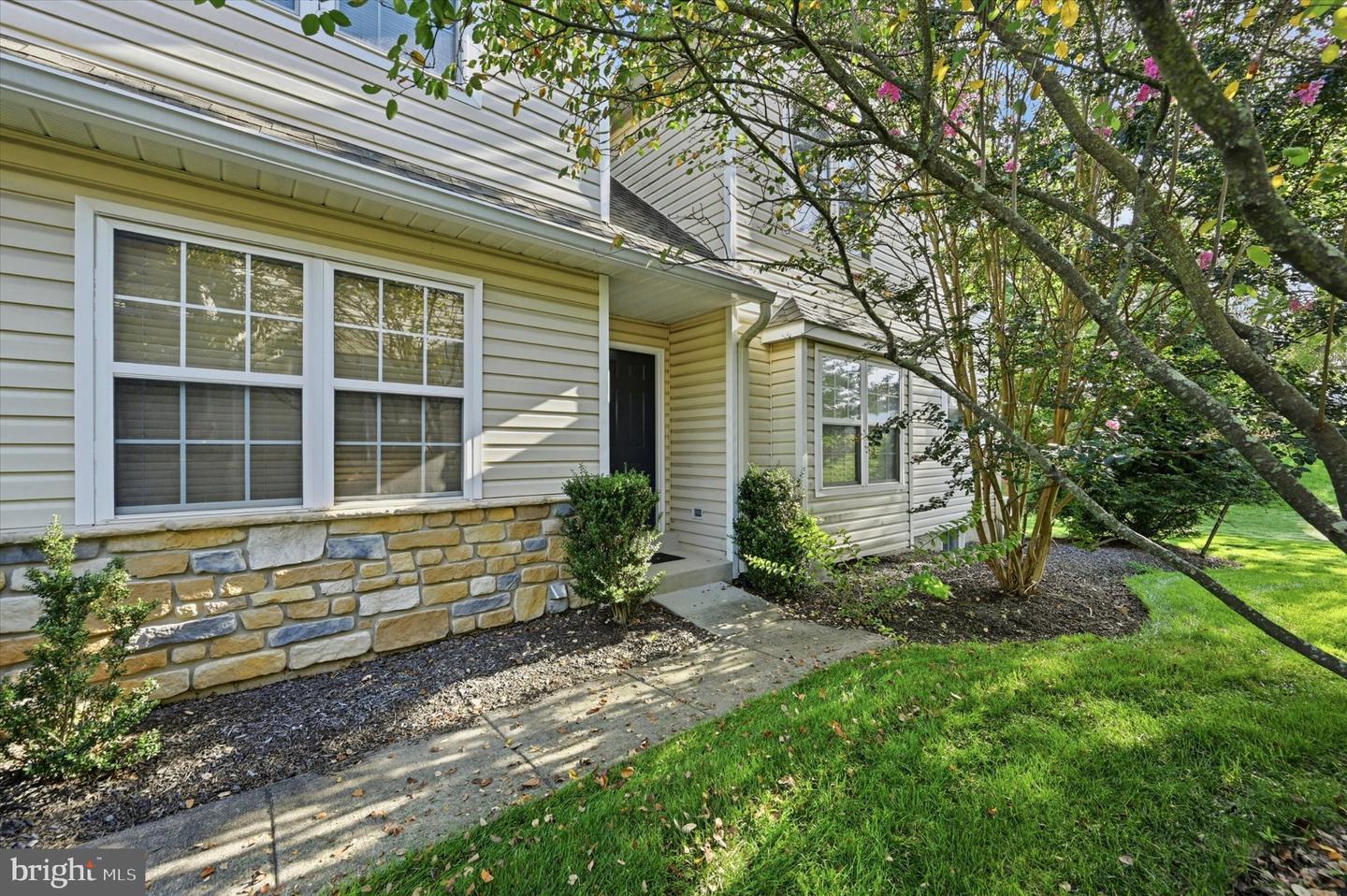 111 Gleneagles Dr Property Photo 3