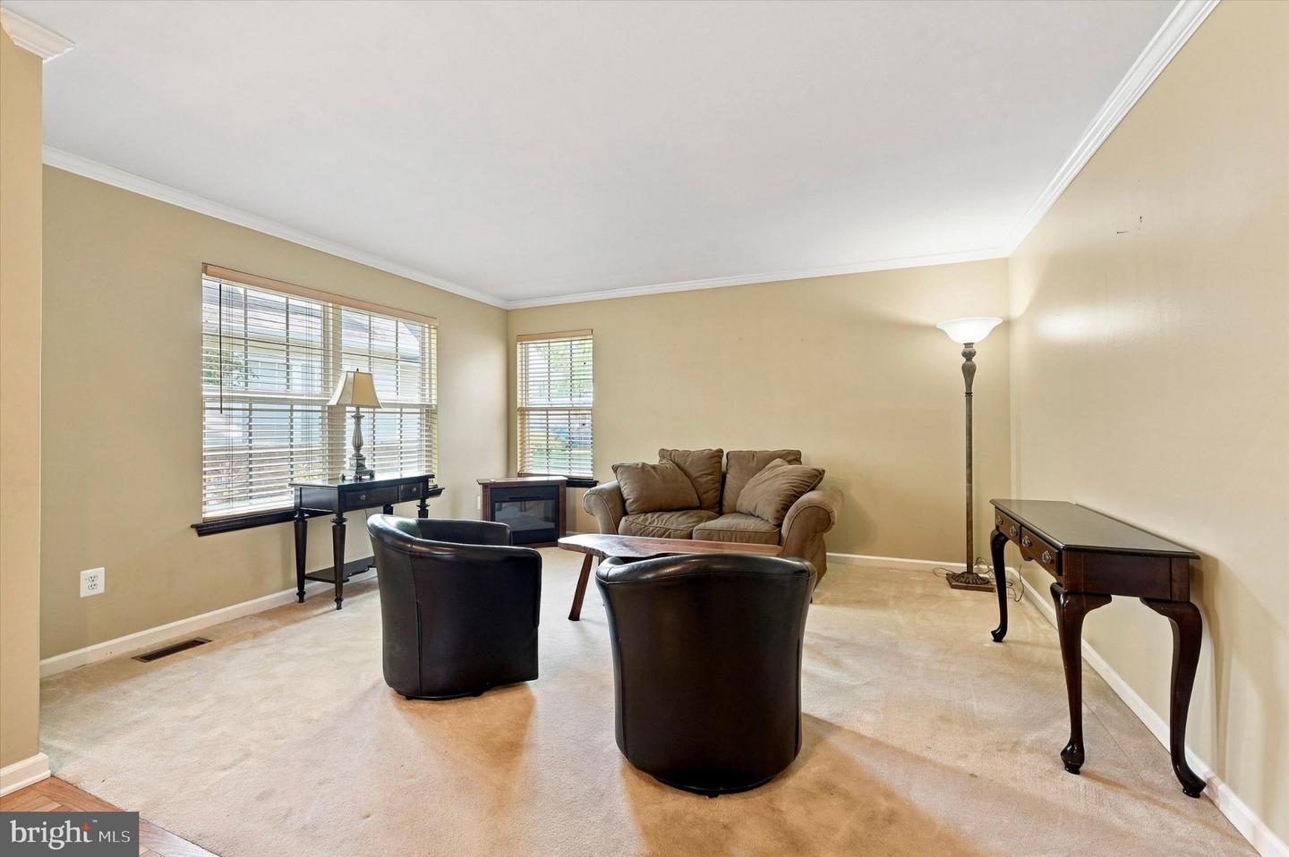 111 Gleneagles Dr Property Photo 4