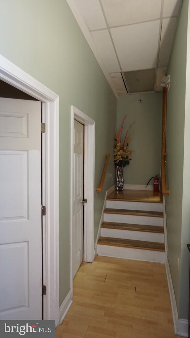 17 W Main St Property Photo 8