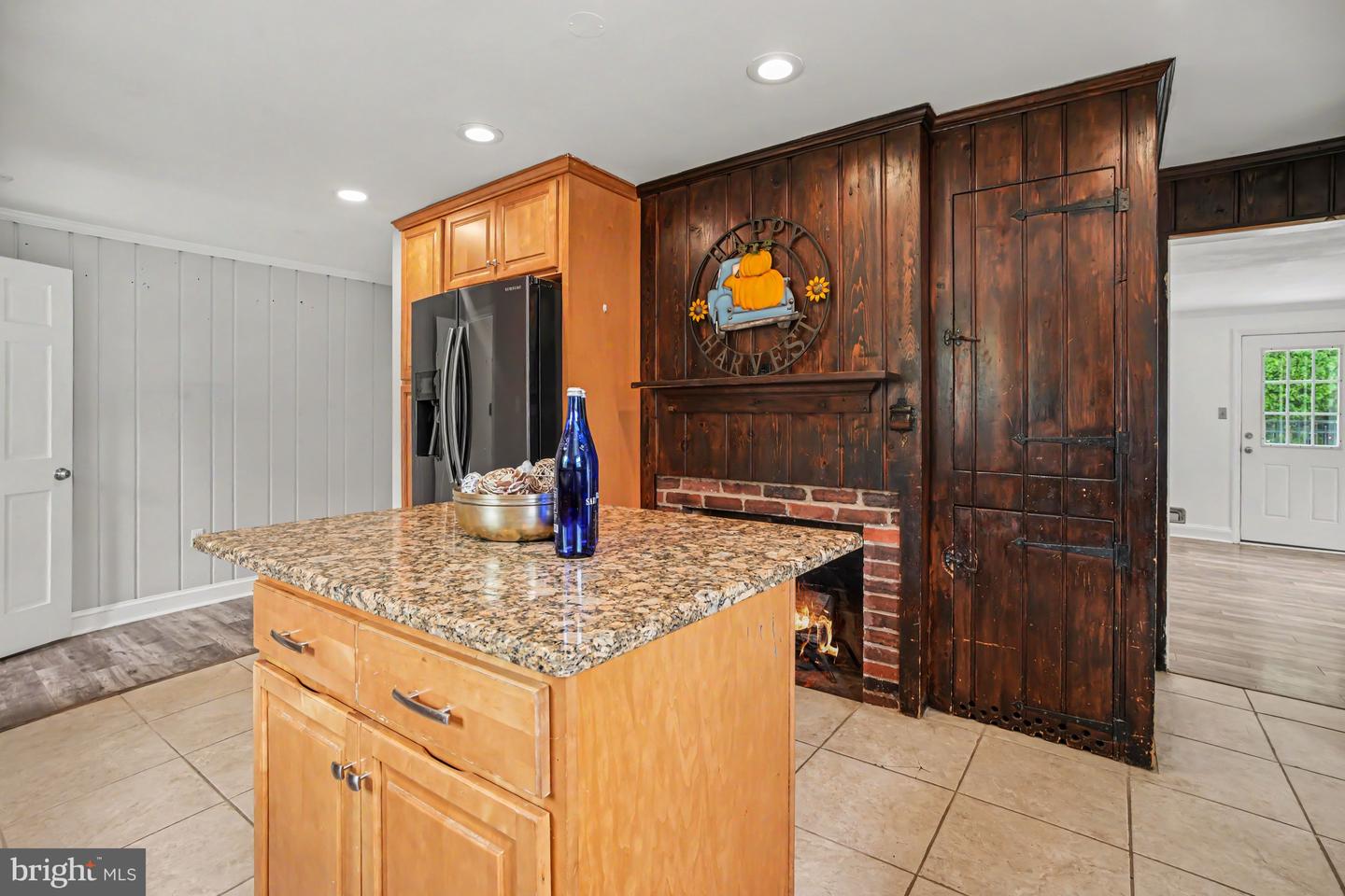 669 Tennis Ave Property Photo 6