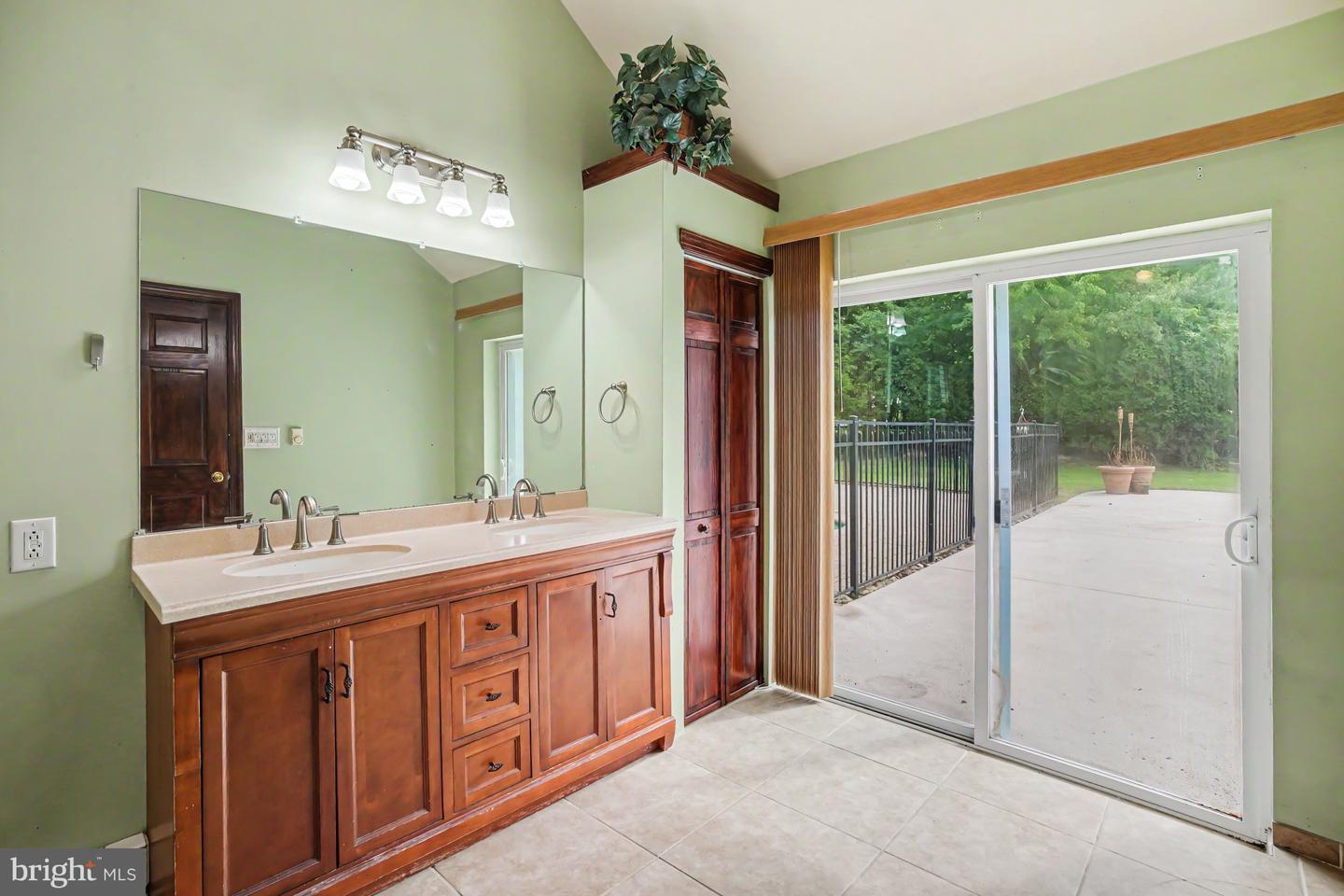 669 Tennis Ave Property Photo 26