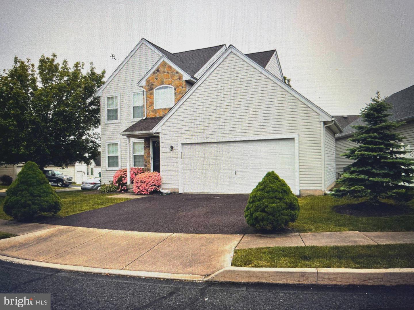 4 Glen Eagles Rd Property Photo 1
