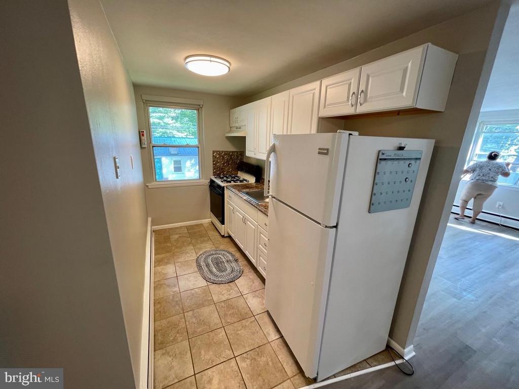 239 S 3rd St #b Property Photo 8