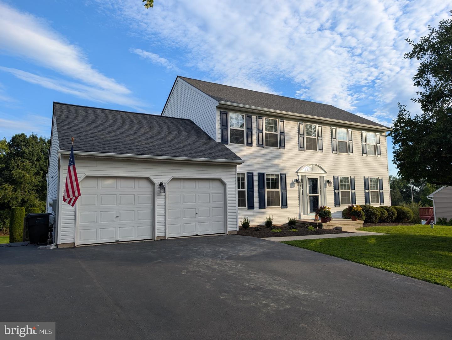 77 Autumn Ln Property Photo 1