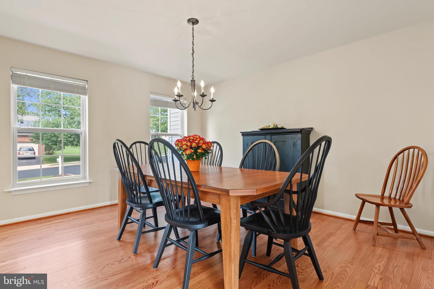 77 Autumn Ln Property Photo 10