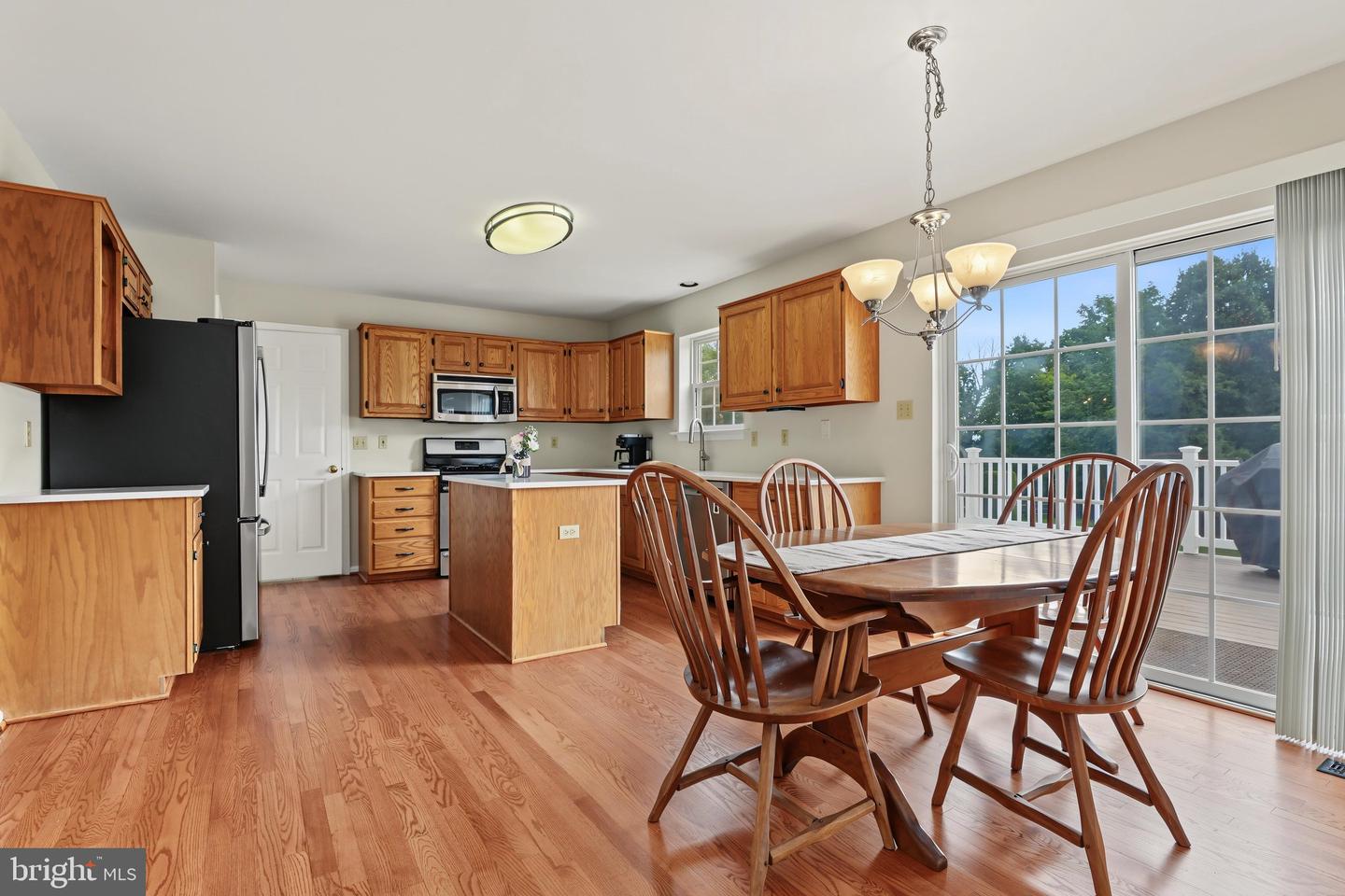 77 Autumn Ln Property Photo 14