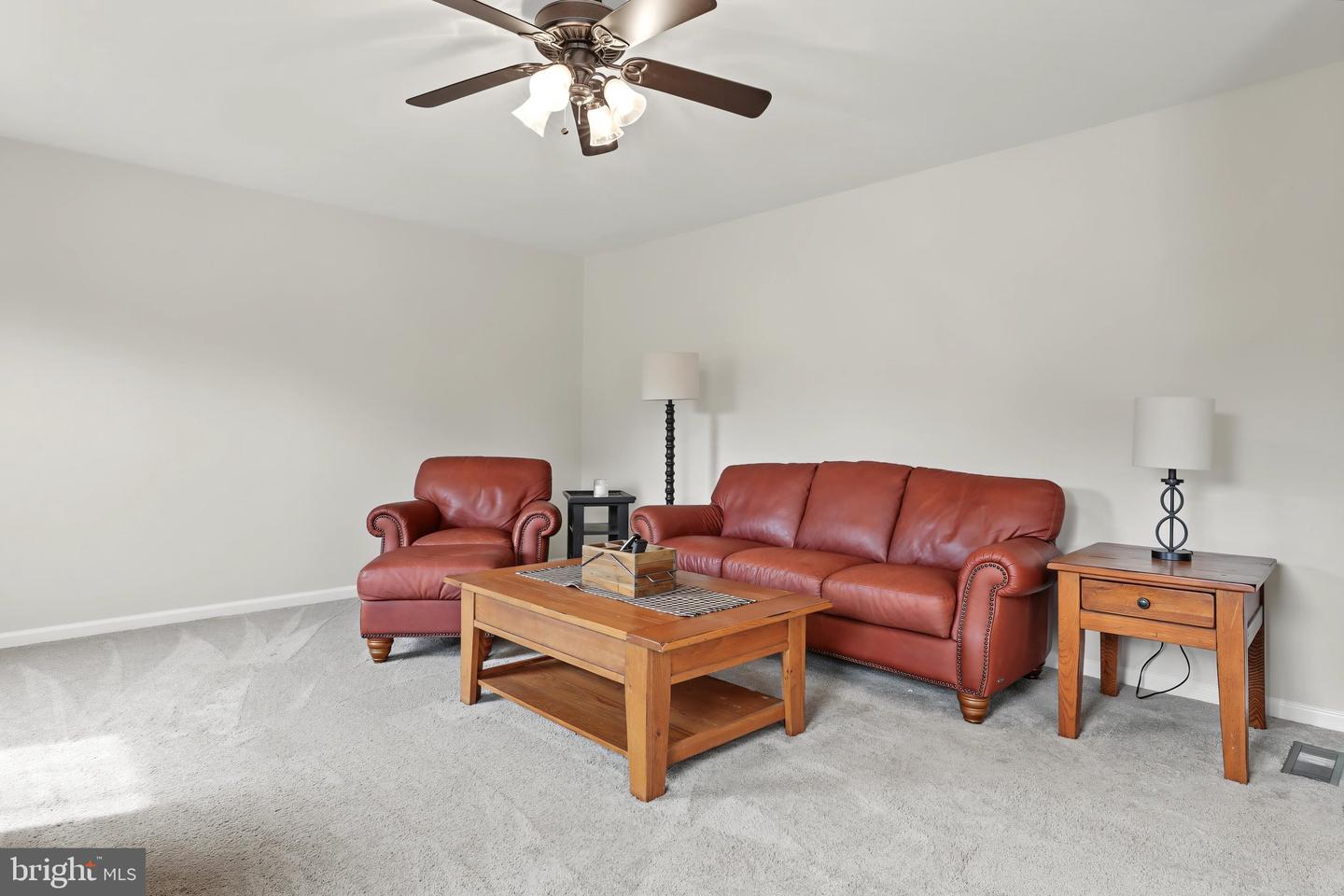 77 Autumn Ln Property Photo 21