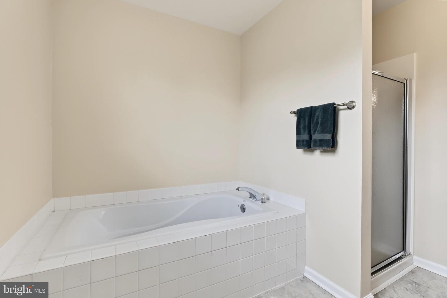 77 Autumn Ln Property Photo 28