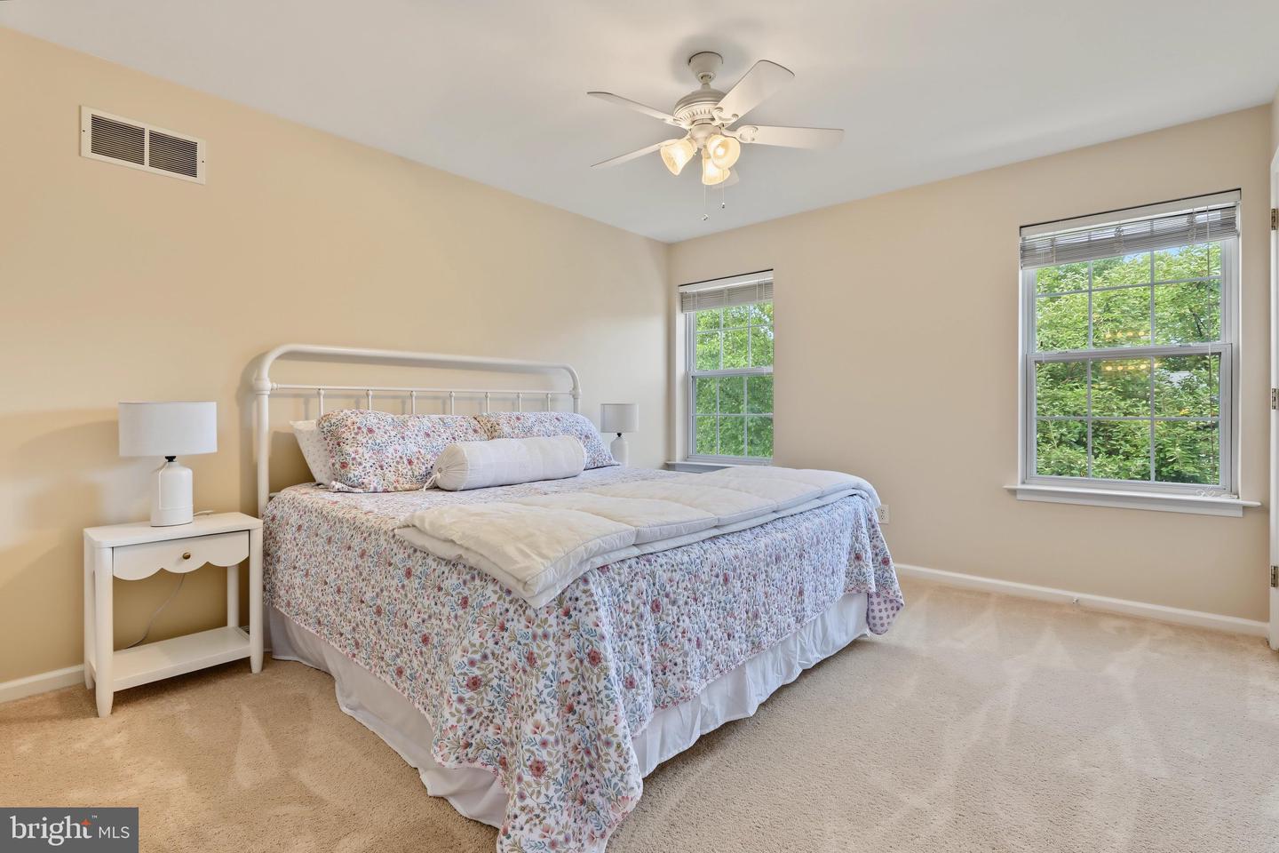 77 Autumn Ln Property Photo 30