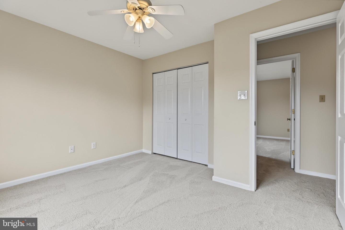 77 Autumn Ln Property Photo 32