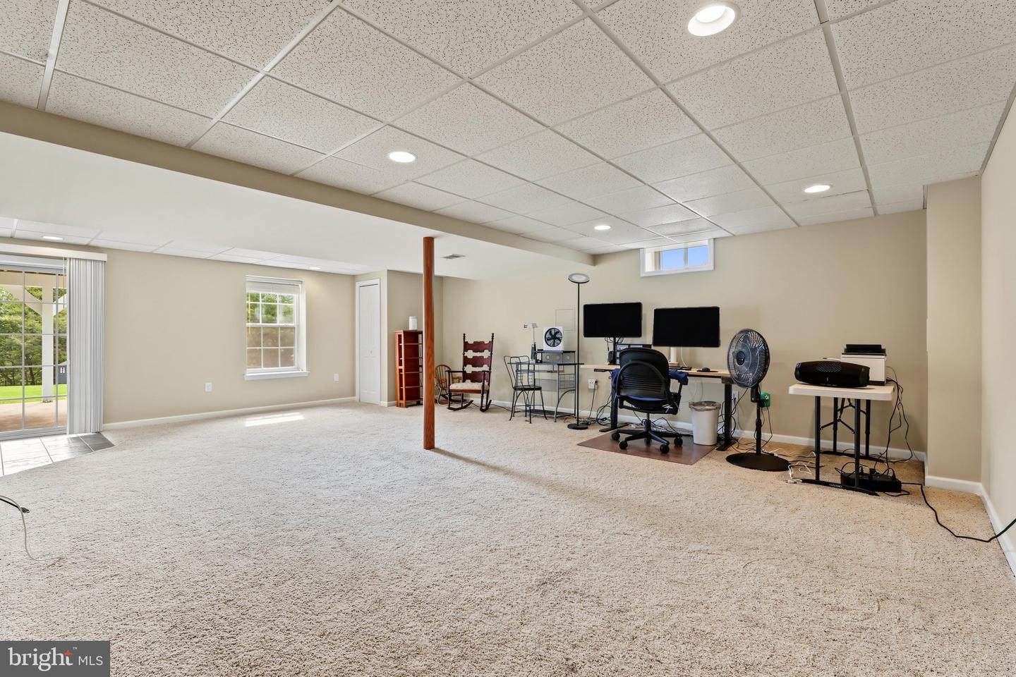 77 Autumn Ln Property Photo 37