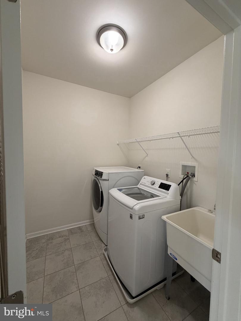 137 Goldenvale Dr Property Photo 10