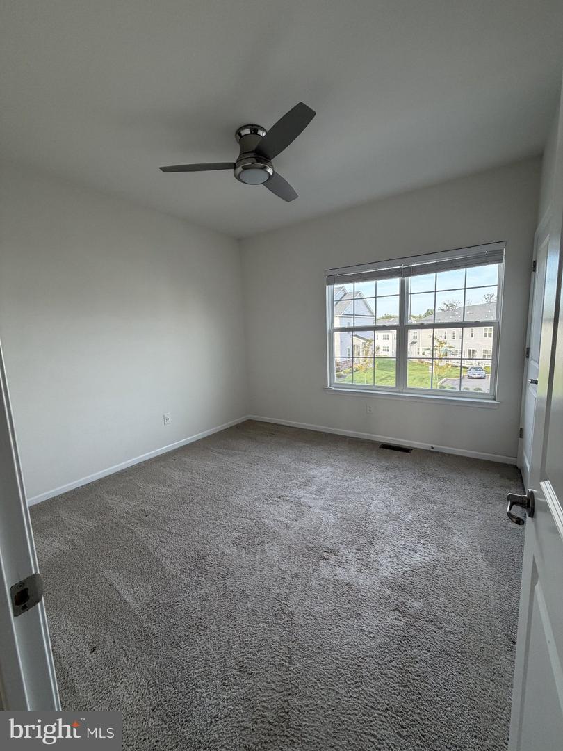 137 Goldenvale Dr Property Photo 11