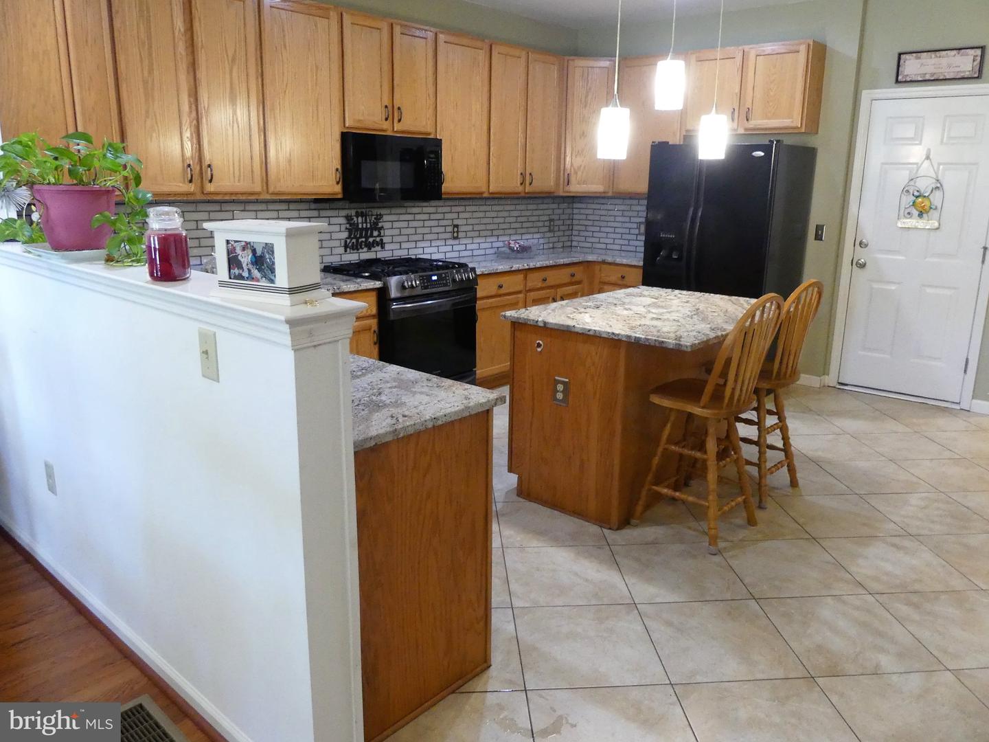 2032 Hayward Ave Property Photo 5