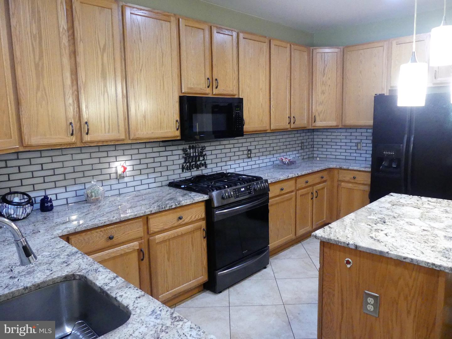 2032 Hayward Ave Property Photo 6