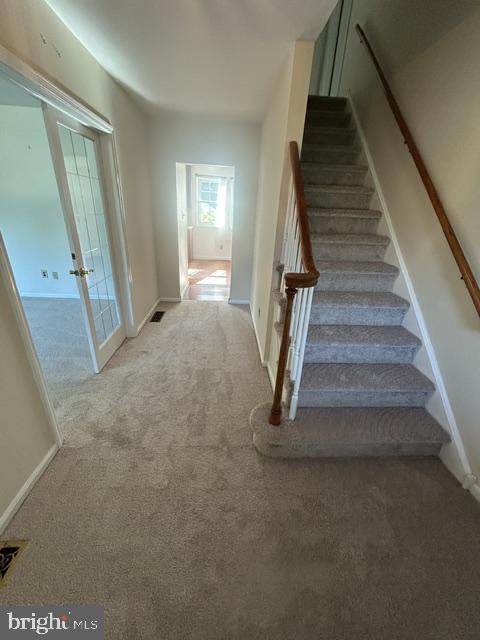 1 Embassy Cir Property Photo 6