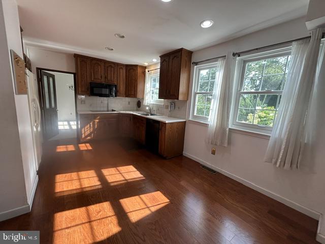 1 Embassy Cir Property Photo 9