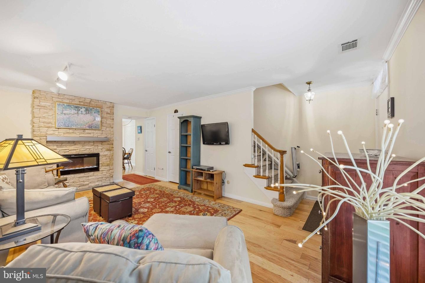 112 Macklenburg Dr #l 19f Property Photo 5