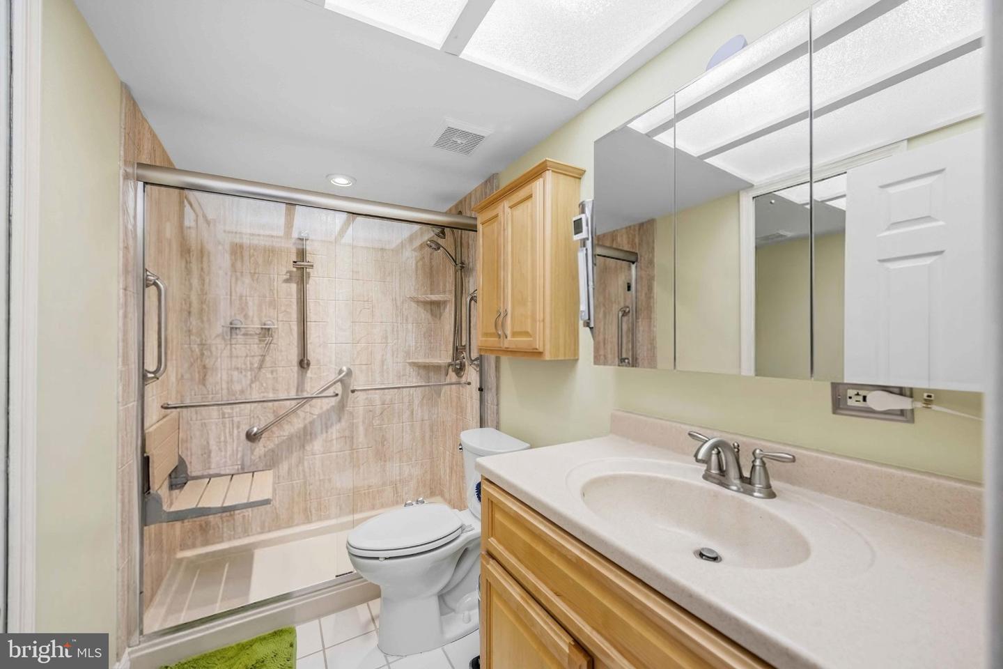 112 Macklenburg Dr #l 19f Property Photo 21