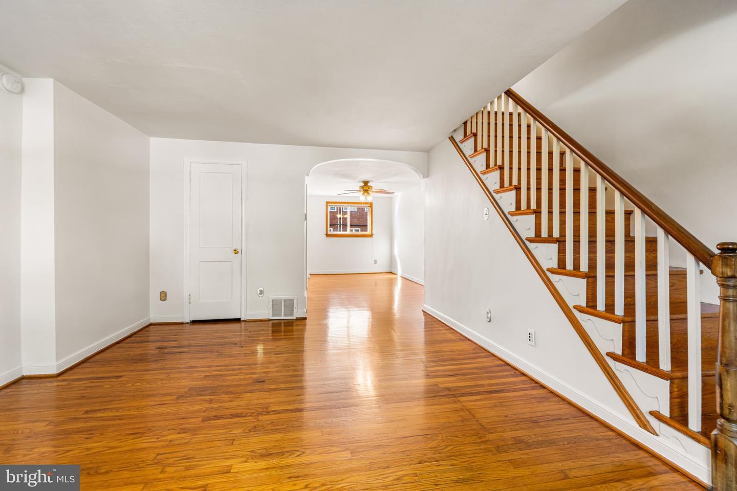 222 E Park Ave Property Photo 4