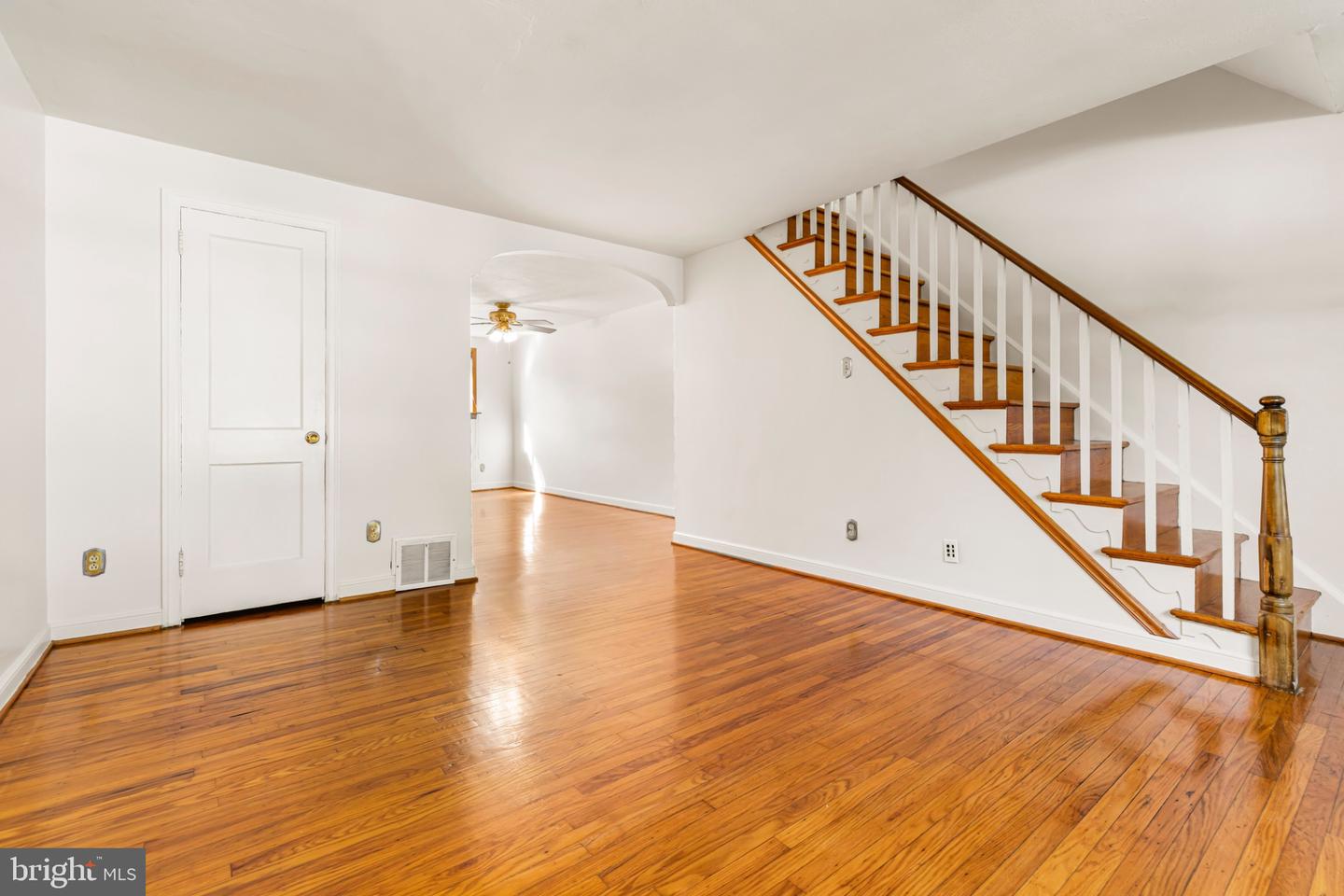 222 E Park Ave Property Photo 5