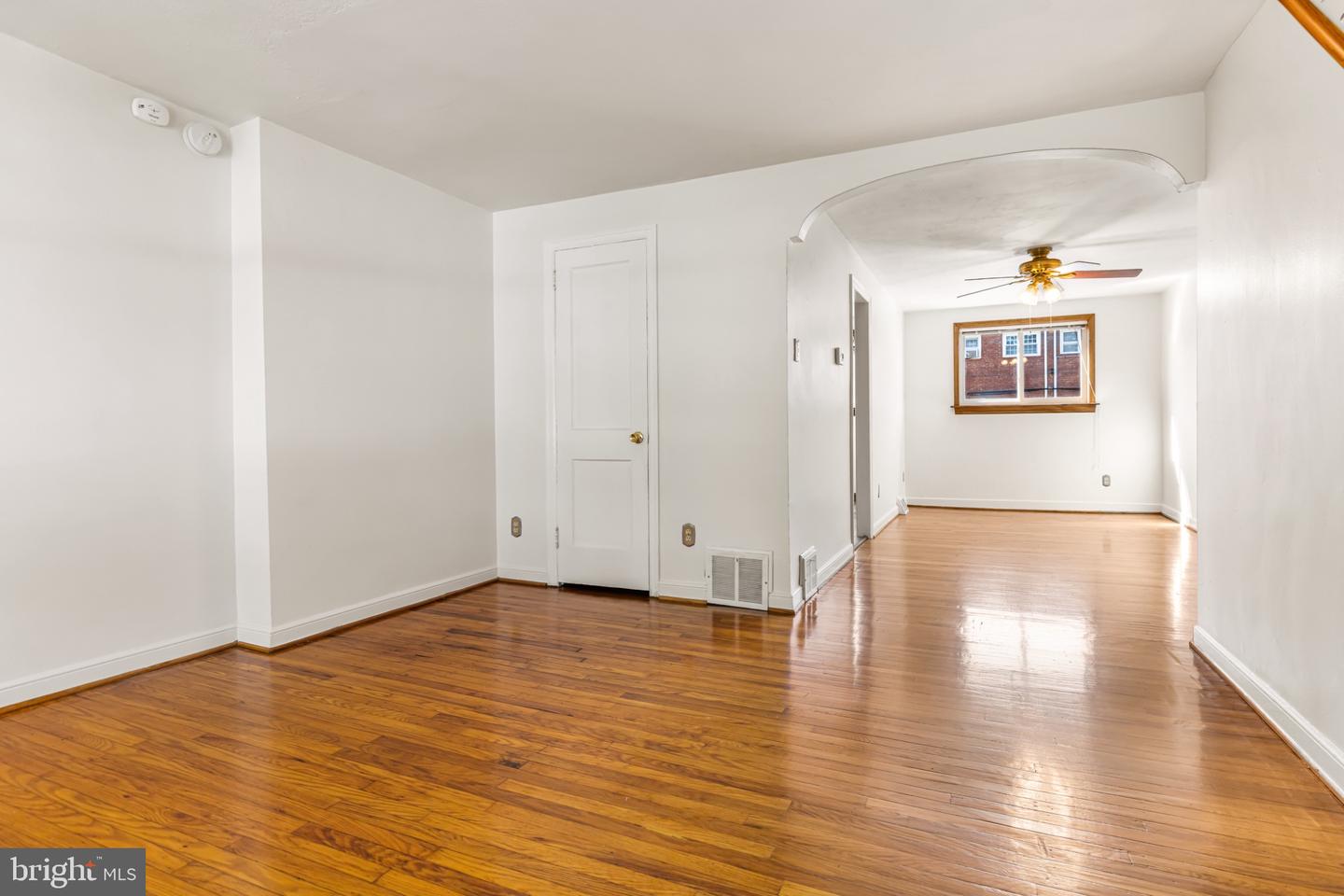 222 E Park Ave Property Photo 8