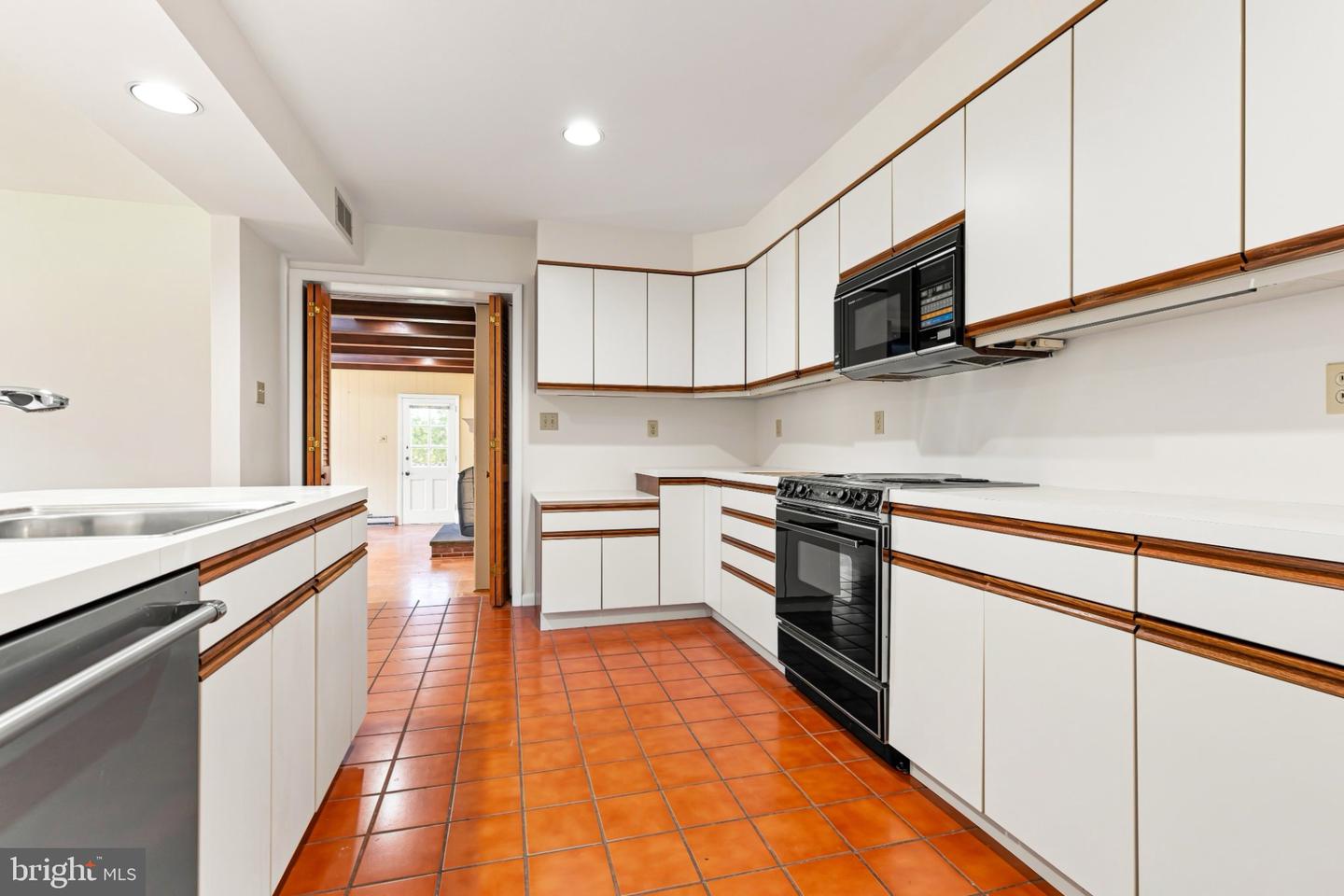 1051 Kipling Rd Property Photo 15