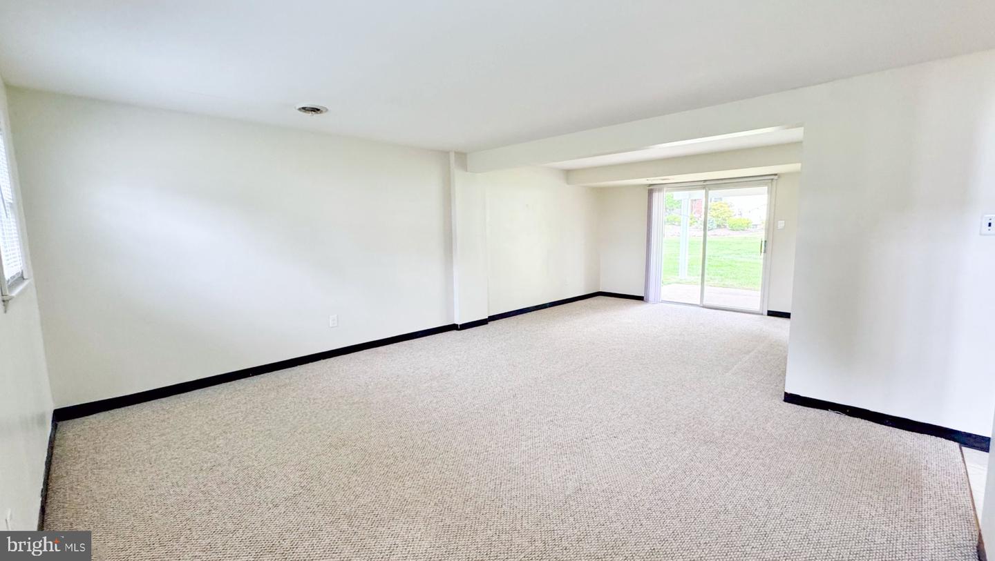 806 Wright Dr # Property Photo 14
