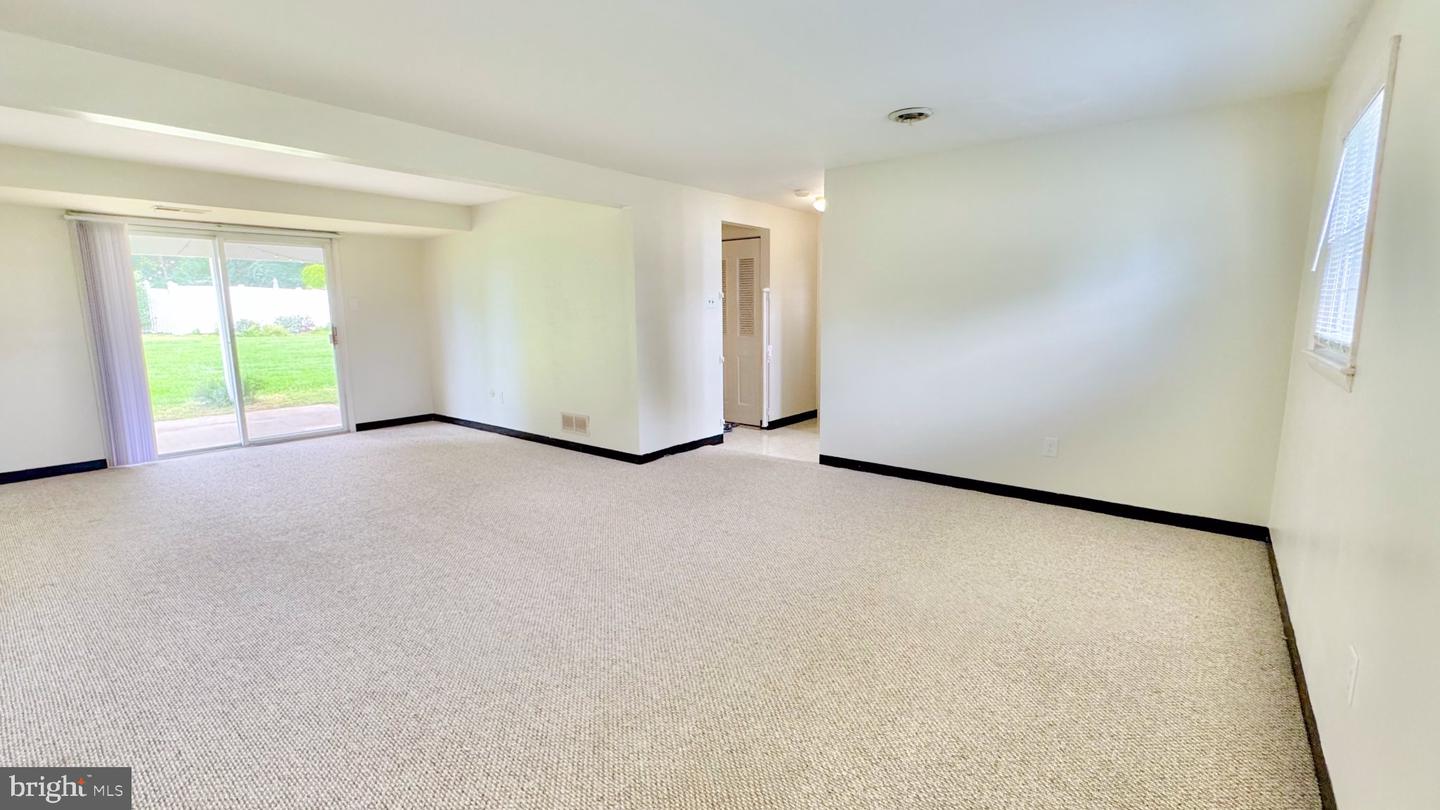 806 Wright Dr # Property Photo 16